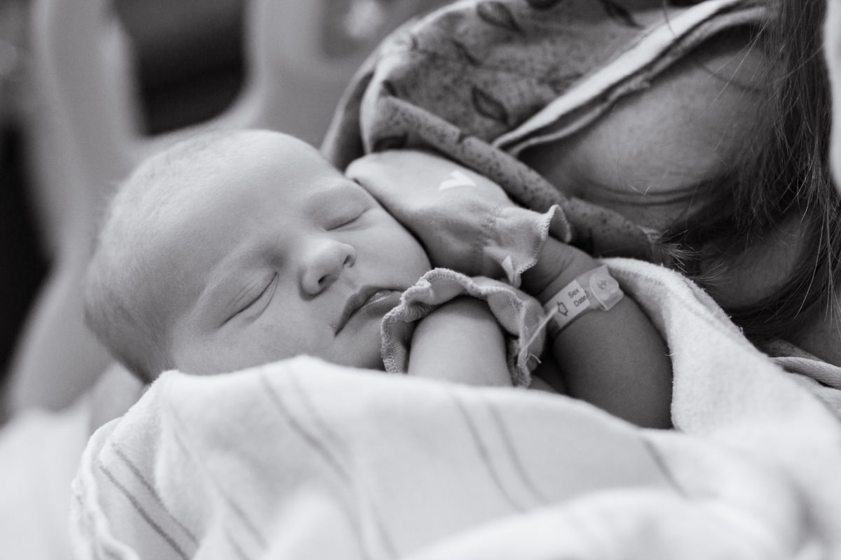 Phoenix, AZ Birth Photography at Banner Thunderbird Hospital